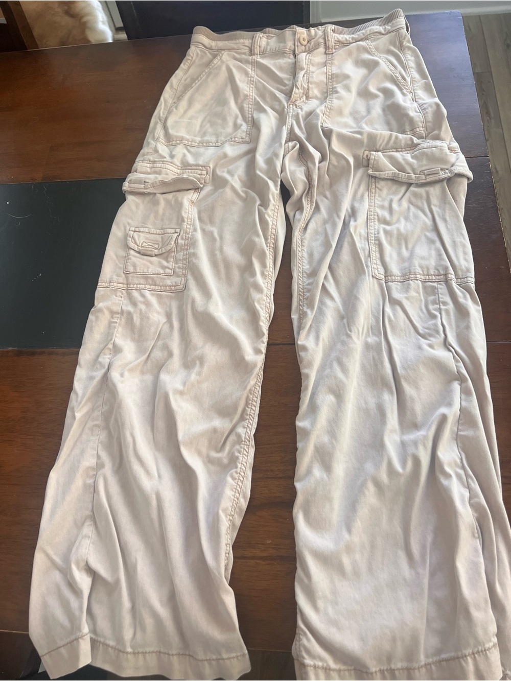 American Eagle Outfitters Wide Leg Cargo Pants in Light Beige